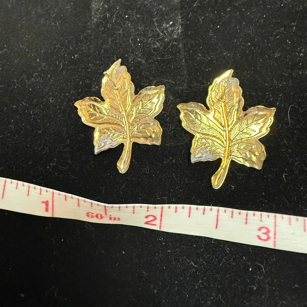 Vintage Style Maple Leaf Enamel Stud Earrings Gold‎ Tone Autumn Fall Jewelry